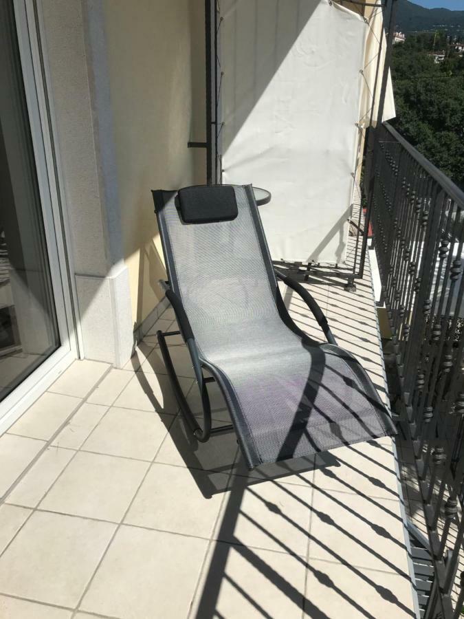 Penthouse Lejlighed Lovran Eksteriør billede